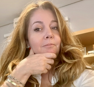 Danielle de Castro Kiatkoski - Autoridades LASSCD